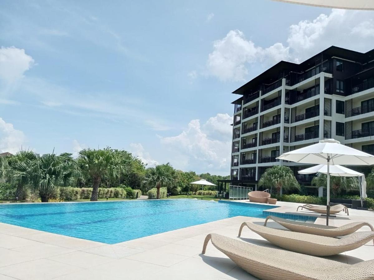 3 Bedroom / 2Ba - Anvaya Cove Courtyard Unit Morong  Buitenkant foto