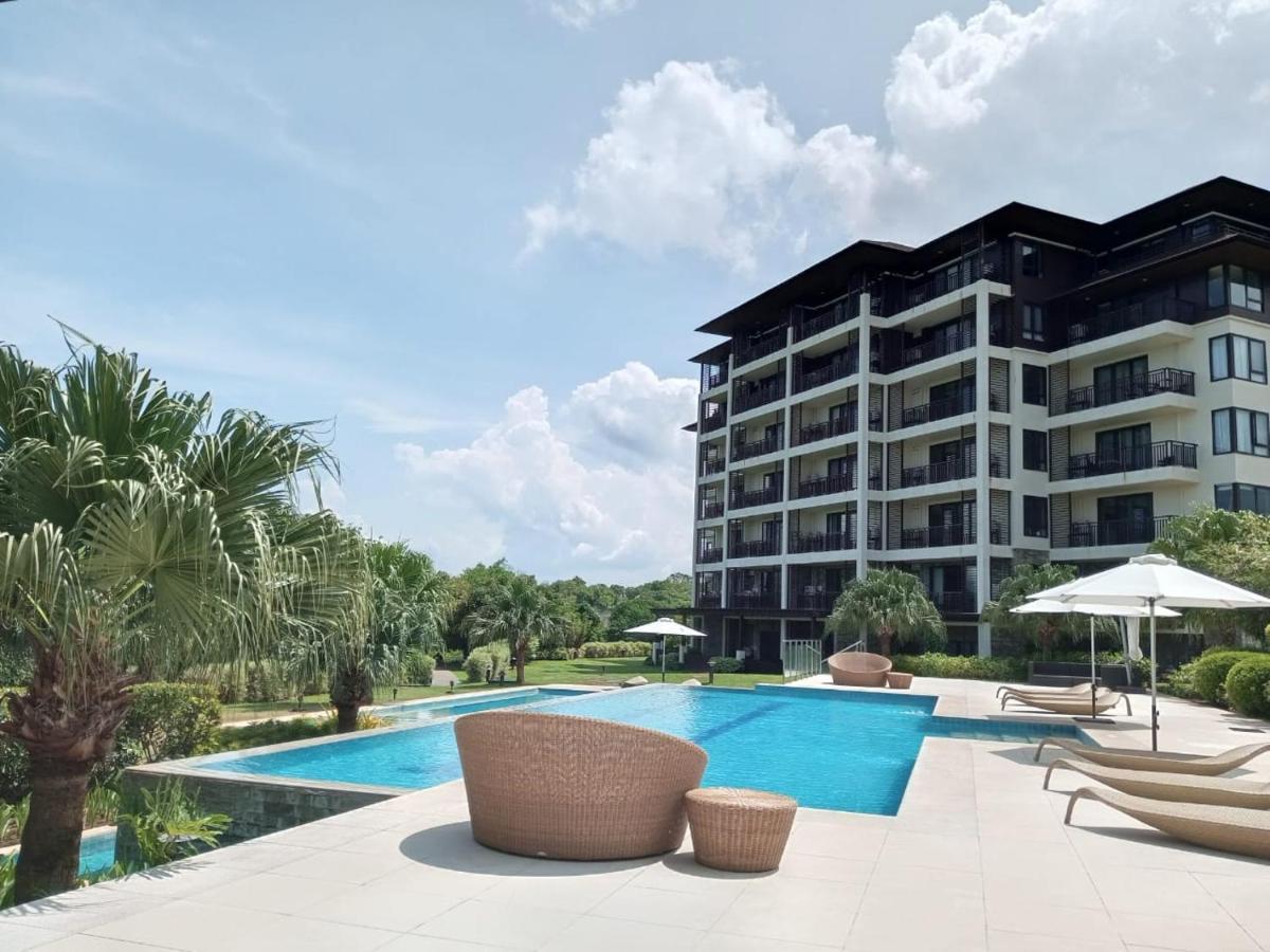3 Bedroom / 2Ba - Anvaya Cove Courtyard Unit Morong  Buitenkant foto